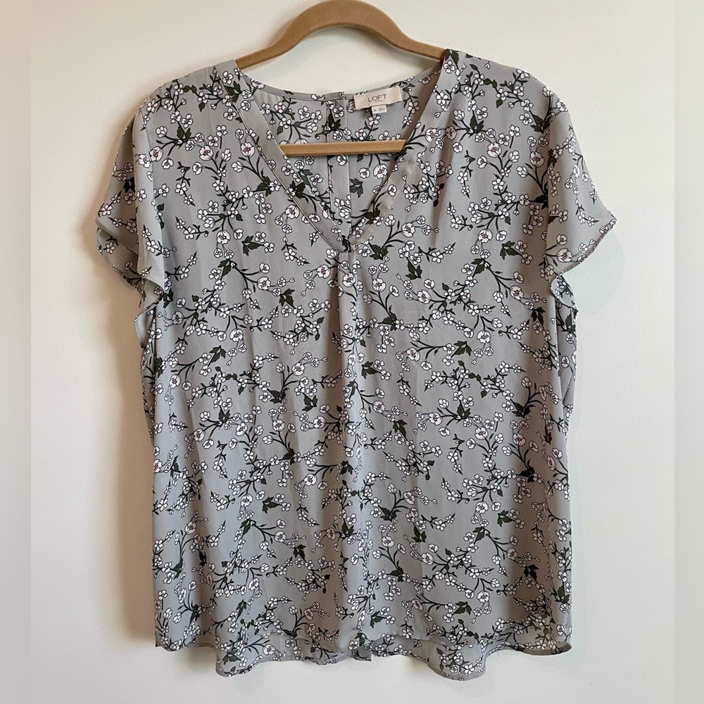 EUC LOFT blouse with tulip sleeves
